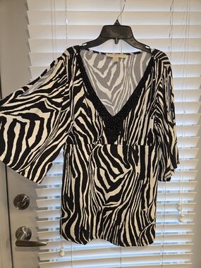 Like New Boston Proper Black and White Zebra Print Beaded Cold Shoulder Blouse